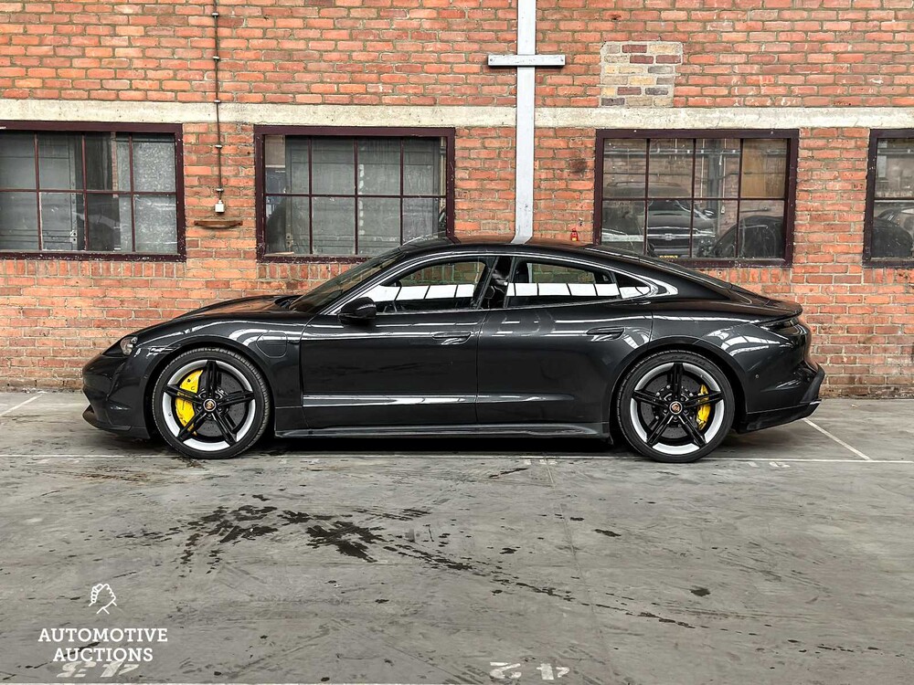 Porsche Taycan Turbo S 93 kWh 761PS 2020 Sport-Chrono