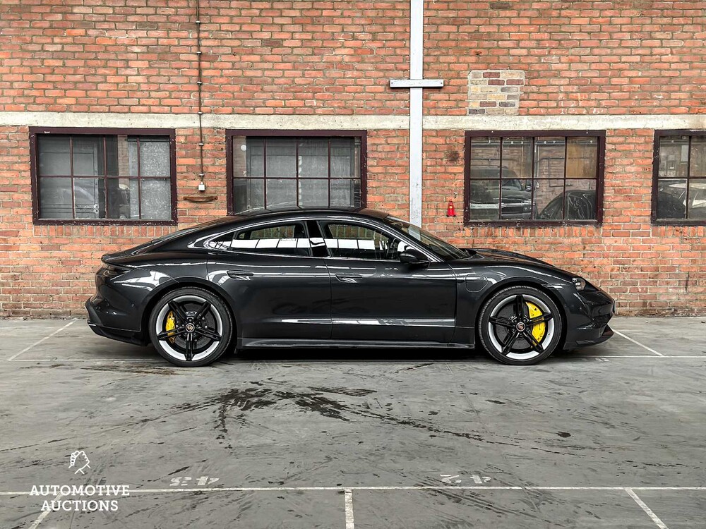 Porsche Taycan Turbo S 93 kWh 761PS 2020 Sport-Chrono