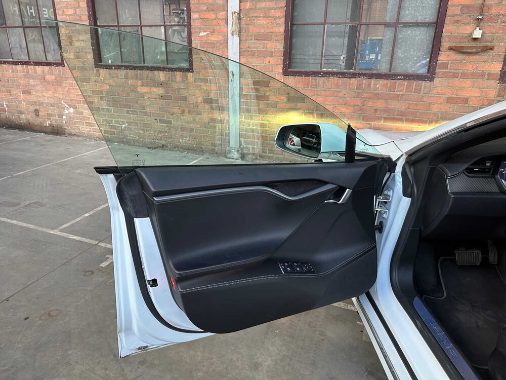 Tesla Model S 100D 417PS 2018 (Original-UK), TP-188-D