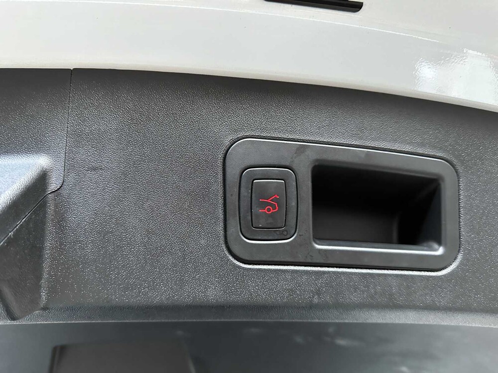 Tesla Model S 100D 417PS 2018 (Original-UK), TP-188-D