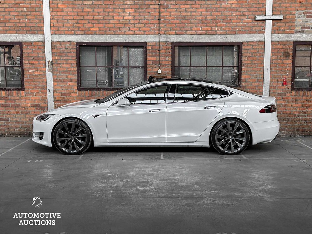 Tesla Model S 100D 417PS 2018 (Original-UK), TP-188-D