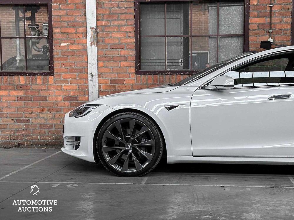 Tesla Model S 100D 417PS 2018 (Original-UK), TP-188-D