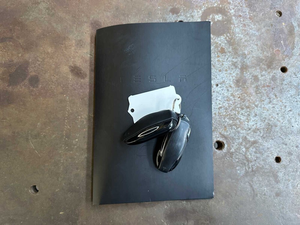 Tesla Model S 100D 417PS 2018 (Original-UK), TP-188-D