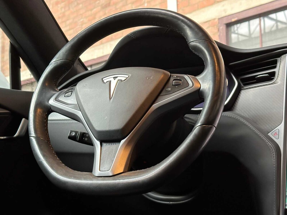 Tesla Model S 100D 417PS 2018 (Original-UK), TP-188-D