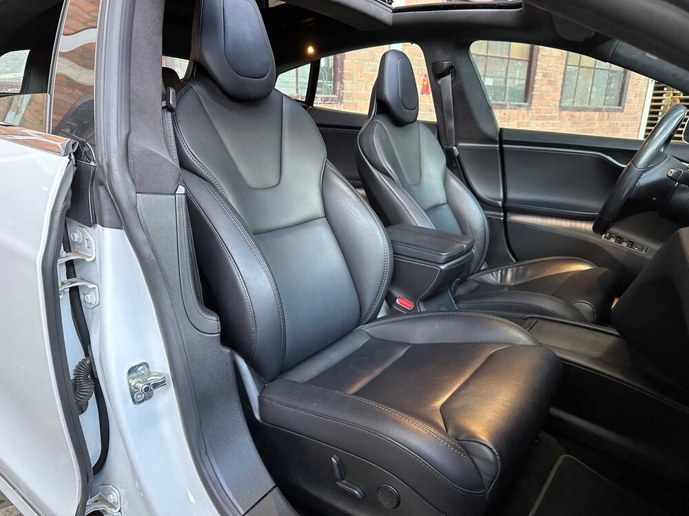 Tesla Model S 100D 417PS 2018 (Original-UK), TP-188-D