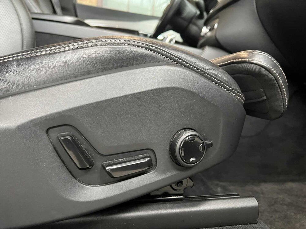 Volvo XC90 2.0 T8 Twin Engine AWD Aufschrift 320PS 2016 Plug-In, J-163-LJ