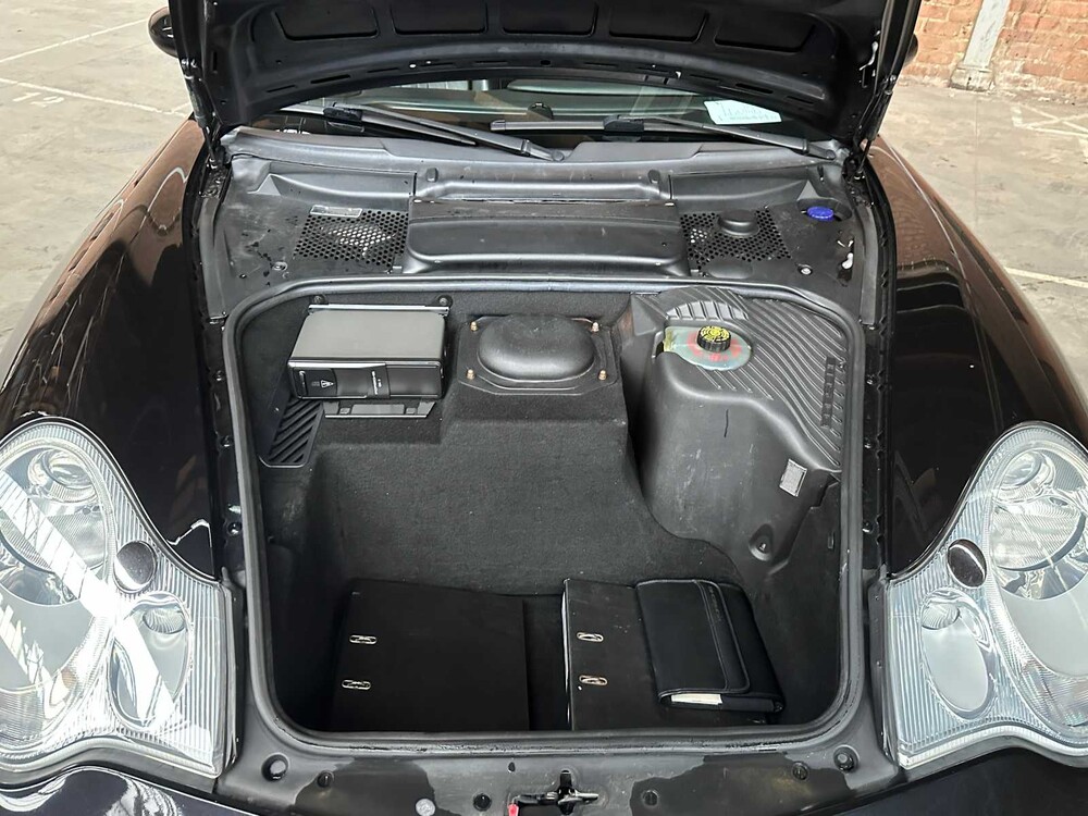 Porsche 911 Carrera 4 996 3.6 Coupé 320PS 2002, 83-TKV-4 