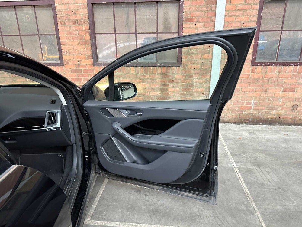 Jaguar I-PACE EV400 S 90 kWh 400PS 2018 (Original-UK), XF-977-F