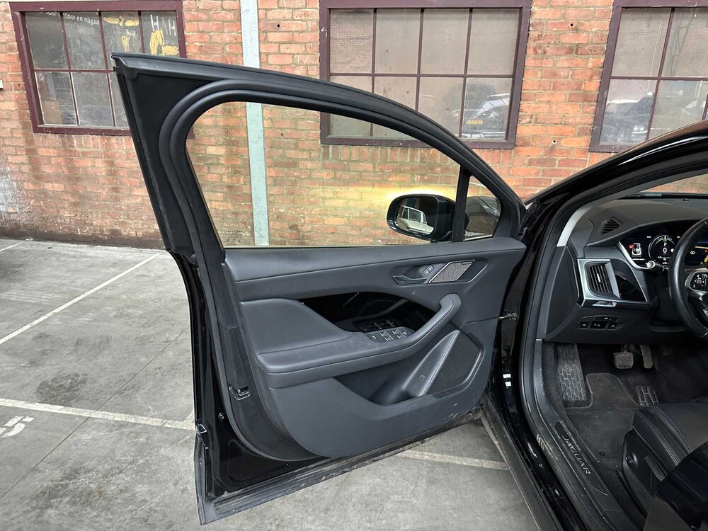 Jaguar I-PACE EV400 S 90 kWh 400PS 2018 (Original-UK), XF-977-F