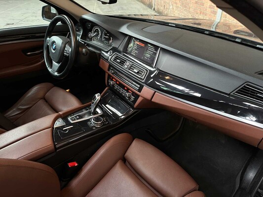 BMW 520d Touring High Executive -FACELIFT- 184pk 2014 F11 5-serie, GR-813-D