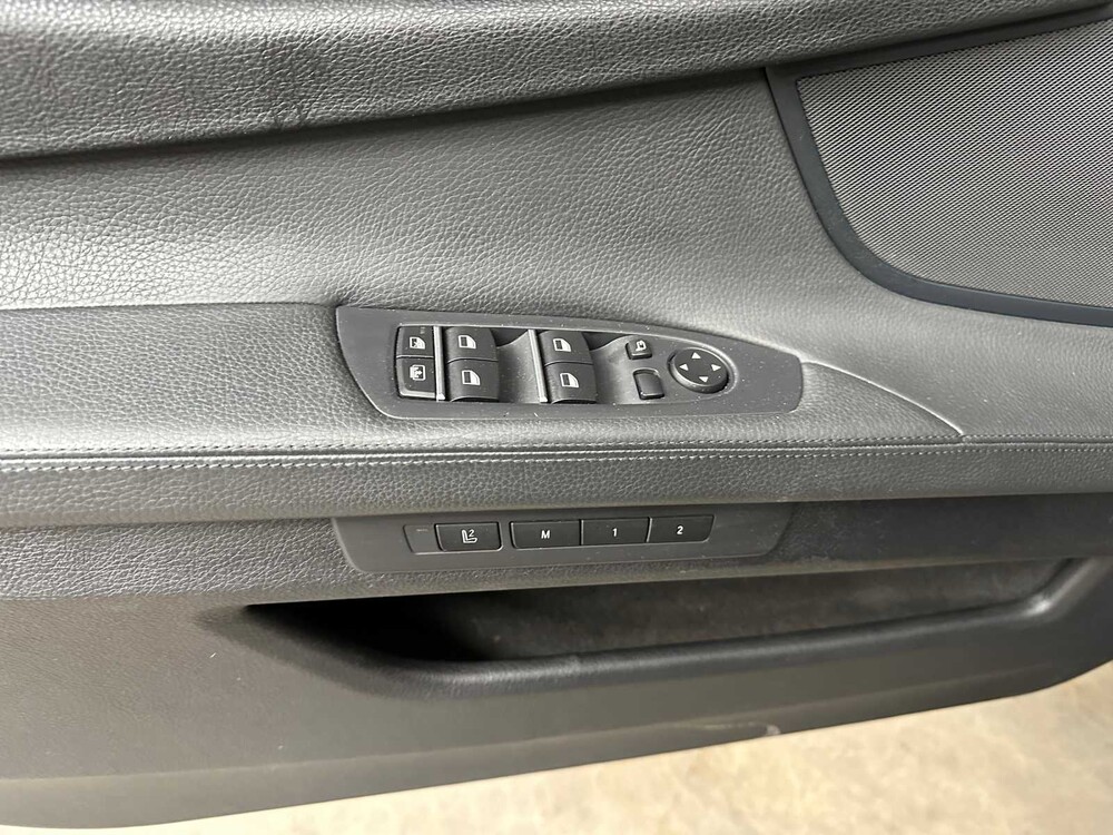 BMW 740i M-Sport 3.0 L6 326PS 2011 7er