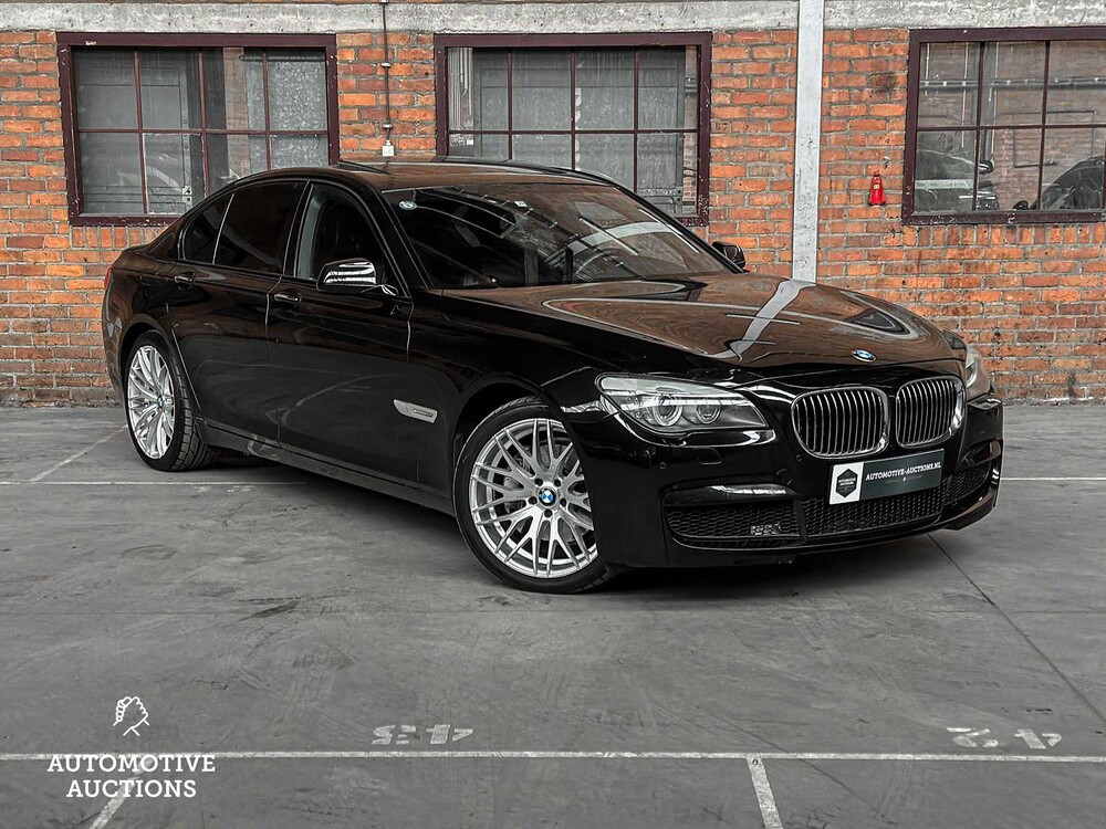 BMW 740i M-Sport 3.0 L6 326PS 2011 7er