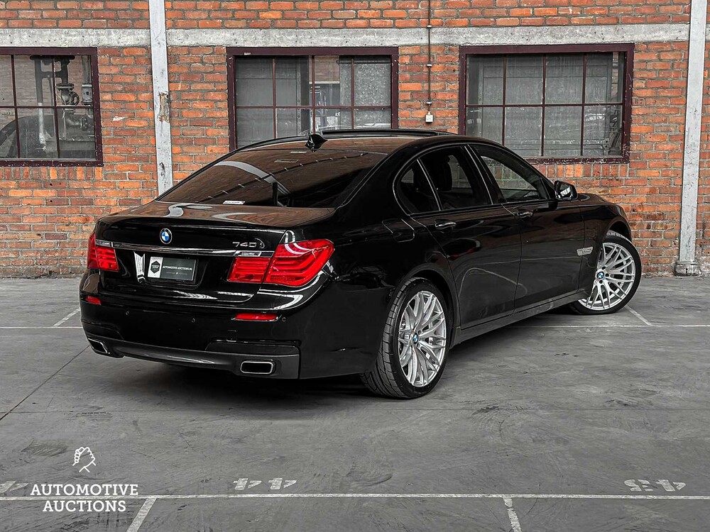 BMW 740i M-Sport 3.0 L6 326PS 2011 7er