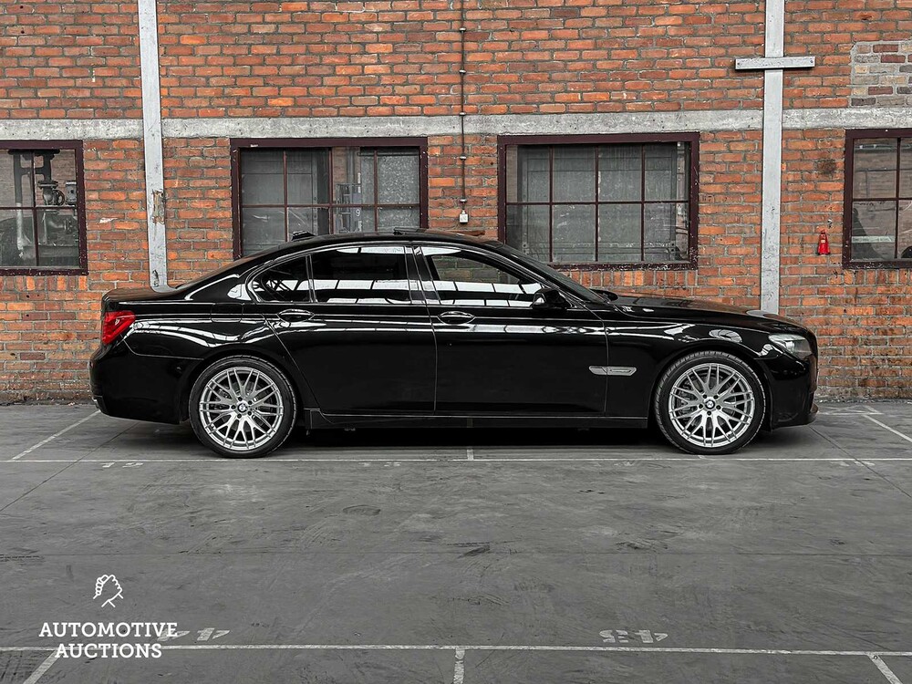 BMW 740i M-Sport 3.0 L6 326PS 2011 7er