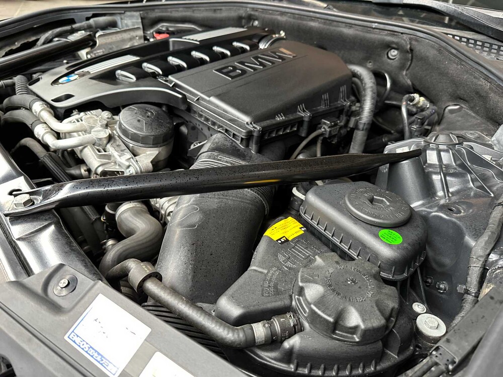 BMW 740i M-Sport 3.0 L6 326PS 2011 7er