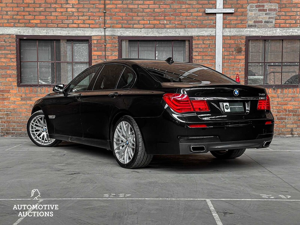 BMW 740i M-Sport 3.0 L6 326PS 2011 7er