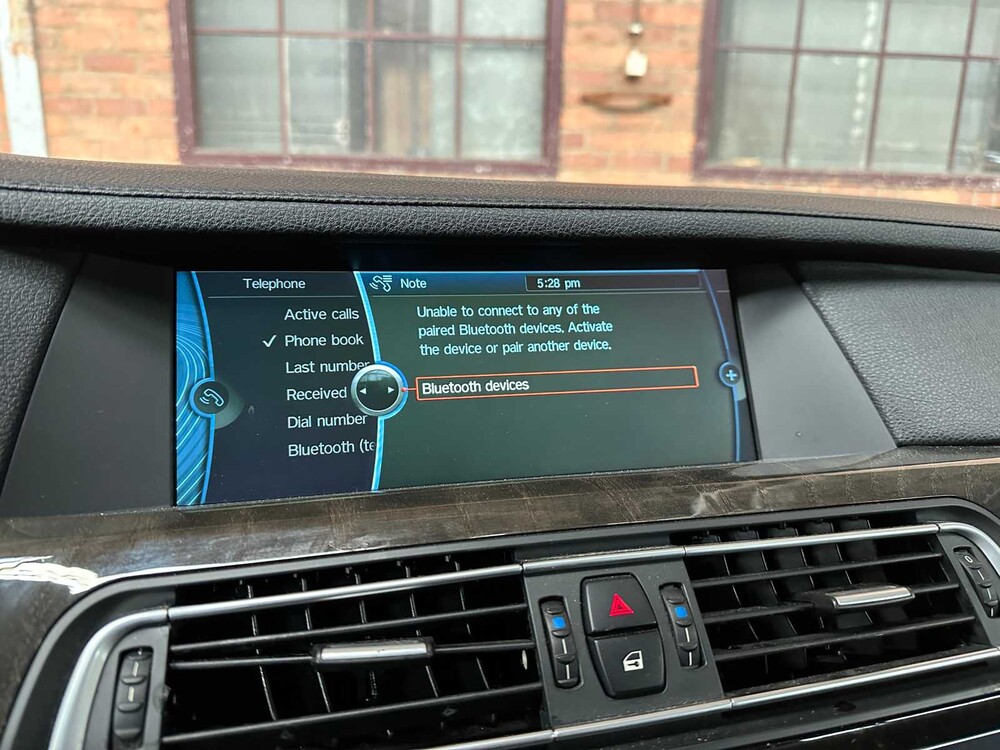 BMW 740i M-Sport 3.0 L6 326PS 2011 7er