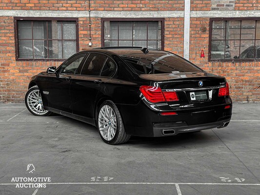 BMW 740i M-Sport 3.0 L6 326hp 2011 7-Series