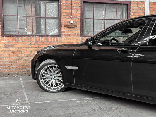 BMW 740i M-Sport 3.0 L6 326pk 2011 7-Serie