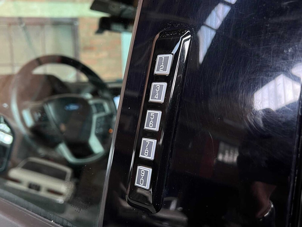 Ford Raptor F150 3.5 V6 Ecoboost SuperCrew Raptor 450PS 2018 (ORIGINAL-GB), V-886-RV