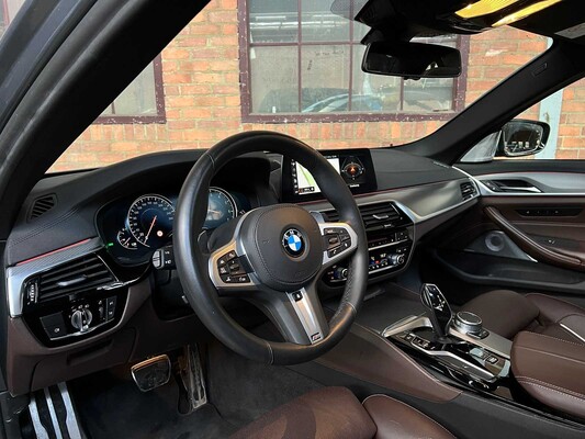 BMW M550i M-Sport xDrive 4.4 V8 High Executive 462hp 2017 5-Series (ORIGINAL-NL), PD-514-S