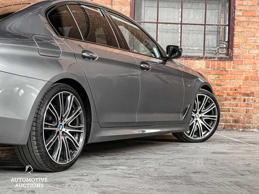 BMW M550i M-Sport xDrive 4.4 V8 High Executive 462hp 2017 5-Series (ORIGINAL-NL), PD-514-S