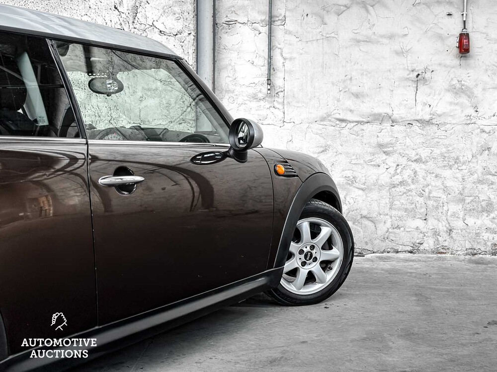 Mini Clubman 1.6 Cooper Chili 120pk 2008 -ORIG-NL-, 87-ZL-DH