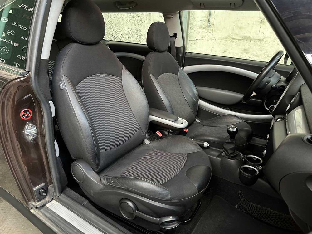 Mini Clubman 1.6 Cooper Chili 120pk 2008 -ORIG-NL-, 87-ZL-DH