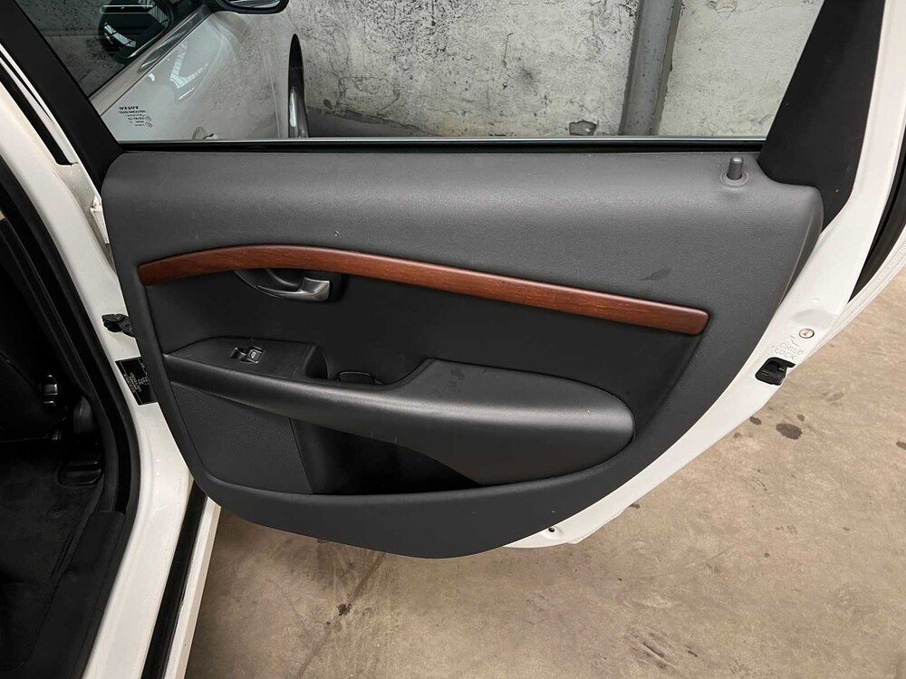 Volvo V70 2.4 D5 185pk 2008, 9-ZSK-36 -YOUNGTIMER-