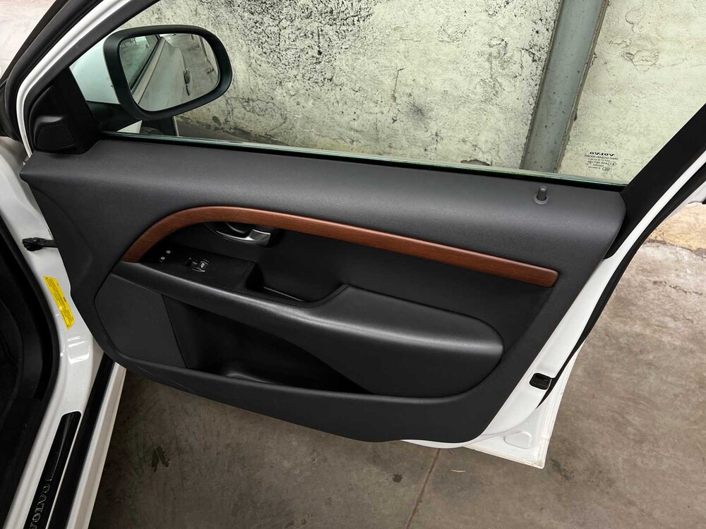 Volvo V70 2.4 D5 185pk 2008, 9-ZSK-36 -YOUNGTIMER-