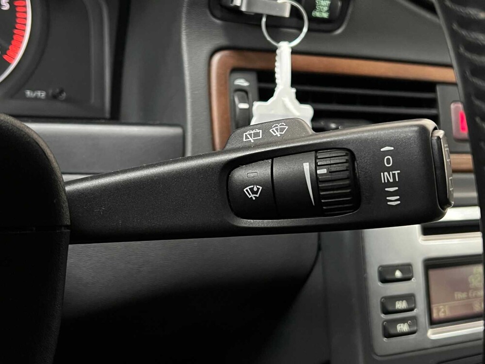 Volvo V70 2.4 D5 185pk 2008, 9-ZSK-36 -YOUNGTIMER-