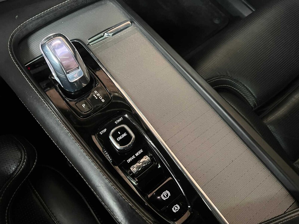 Volvo XC90 2.0 T8 Twin Engine AWD Aufschrift 320PS 2016 Plug-In, J-163-LJ