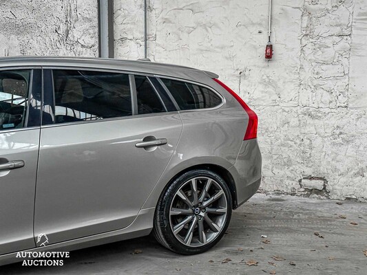 Volvo V60 2.0 T5 Ocean Race 245pk 2015 245pk 2015, N-183-LT