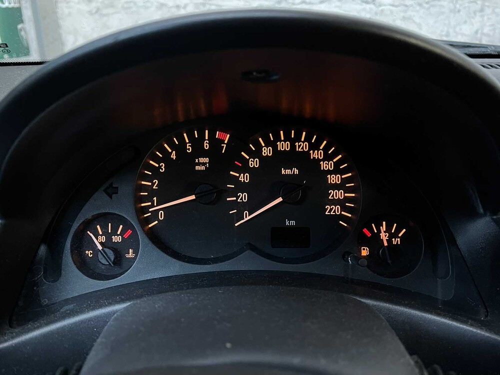 Opel Corsa 1.2-16V Comfort 75pk 2002, 37-JJ-RK