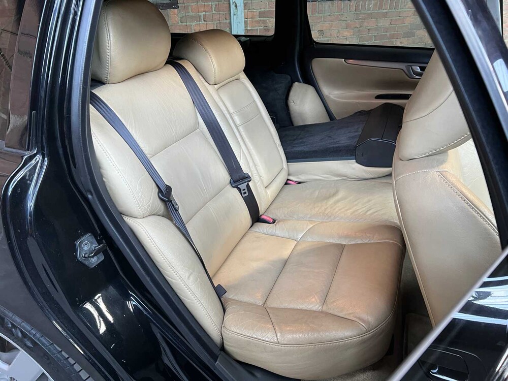 Volvo V70 2.5 R Geartronic 299pk 2004, SB-814-S Youngtimer