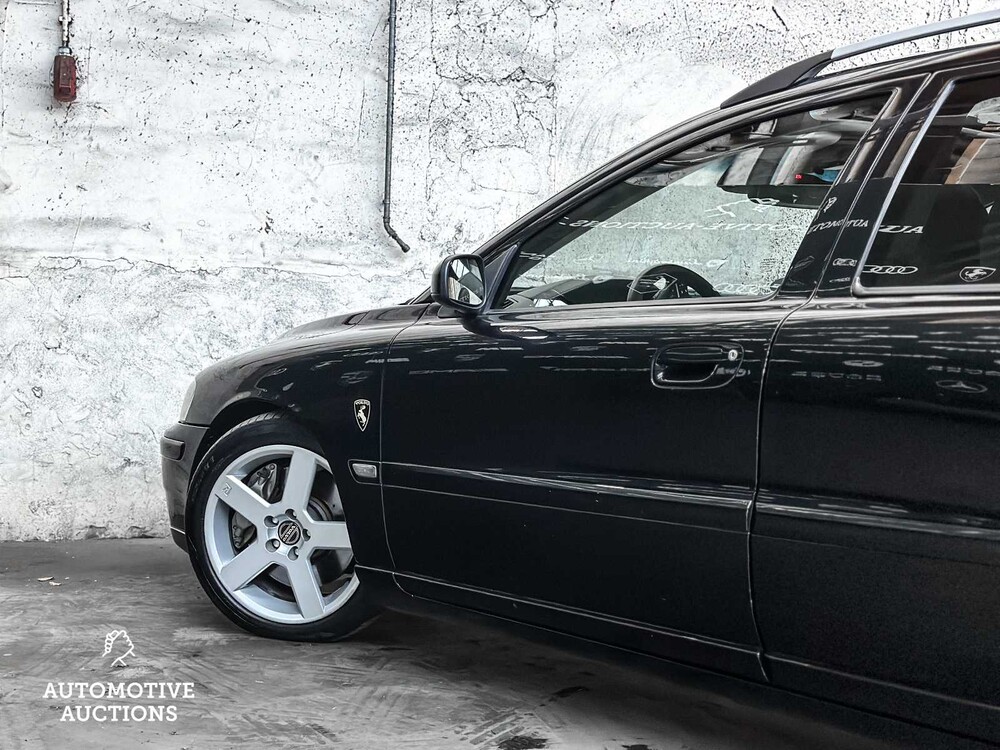 Volvo V70 2.5 R Geartronic 299pk 2004, SB-814-S Youngtimer