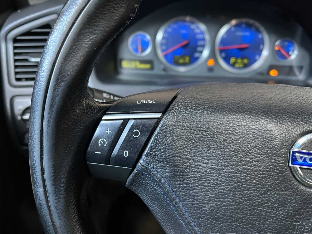 Volvo V70 2.5 R Geartronic 299pk 2004, SB-814-S Youngtimer