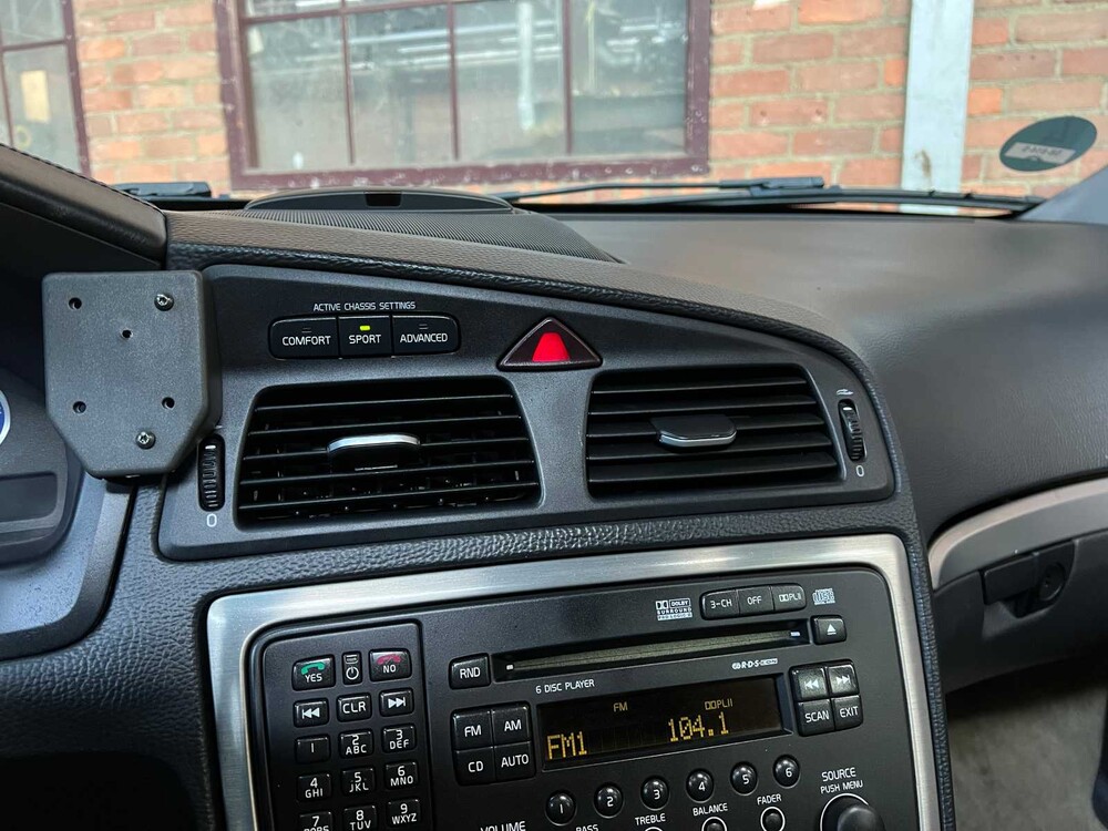 Volvo V70 2.5 R Geartronic 299pk 2004, SB-814-S Youngtimer