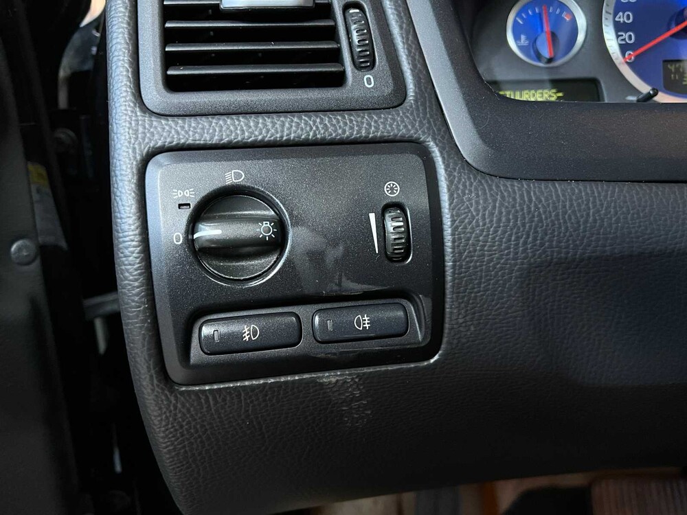 Volvo V70 2.5 R Geartronic 299pk 2004, SB-814-S Youngtimer