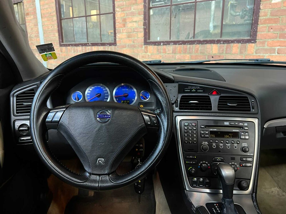 Volvo V70 2.5 R Geartronic 299pk 2004, SB-814-S Youngtimer