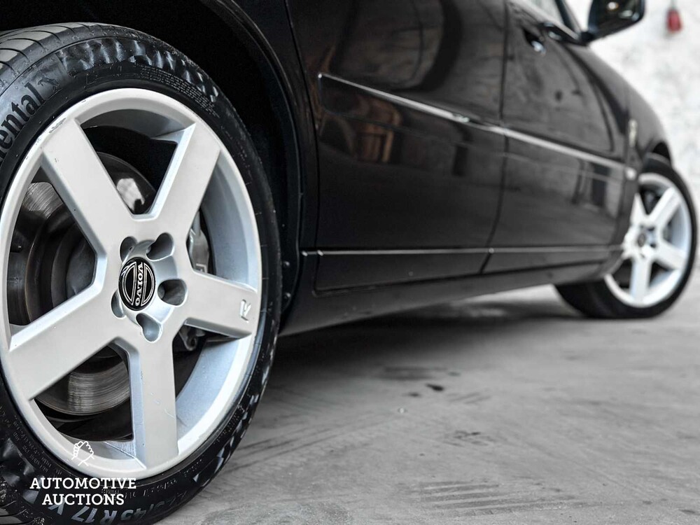 Volvo V70 2.5 R Geartronic 299pk 2004, SB-814-S Youngtimer