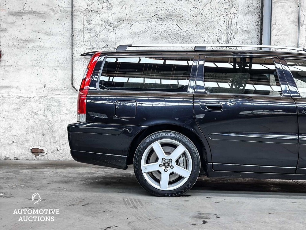 Volvo V70 2.5 R Geartronic 299pk 2004, SB-814-S Youngtimer