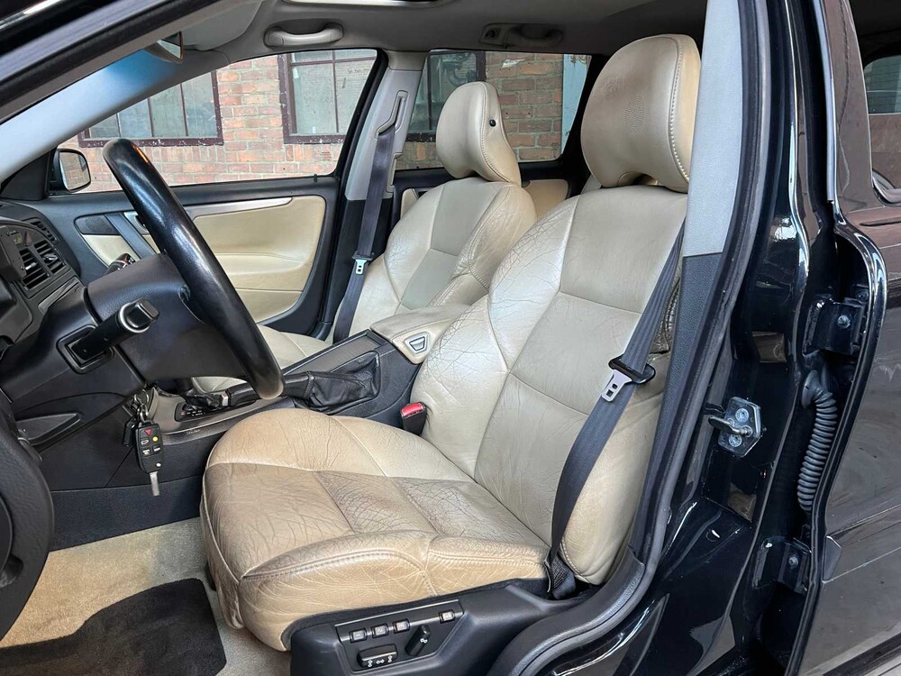 Volvo V70 2.5 R Geartronic 299pk 2004, SB-814-S Youngtimer
