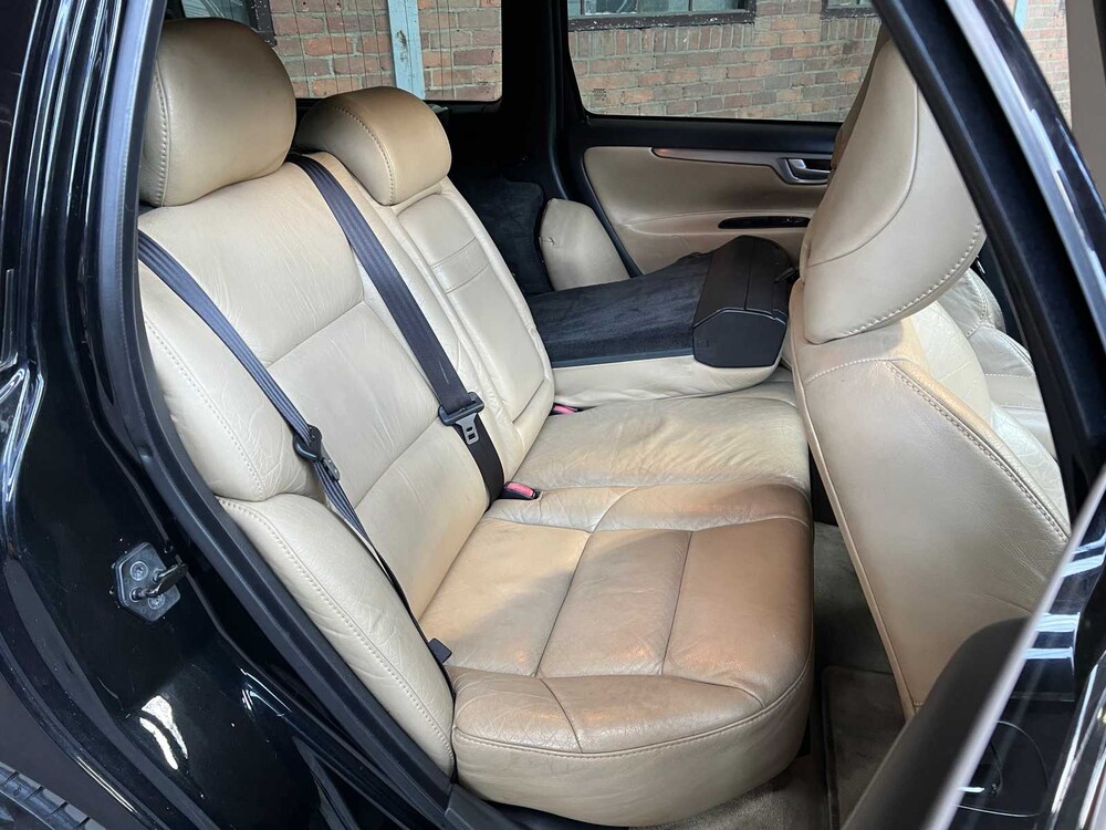 Volvo V70 2.5 R Geartronic 299pk 2004, SB-814-S Youngtimer