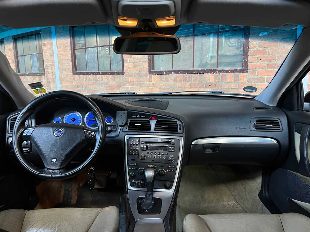 Volvo V70 2.5 R Geartronic 299pk 2004, SB-814-S Youngtimer