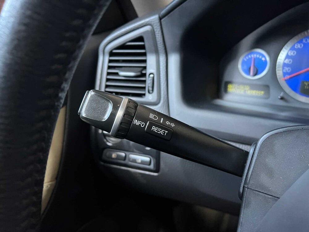 Volvo V70 2.5 R Geartronic 299pk 2004, SB-814-S Youngtimer