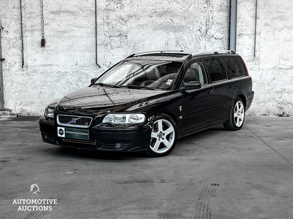 Volvo V70 2.5 R Geartronic 299pk 2004, SB-814-S Youngtimer