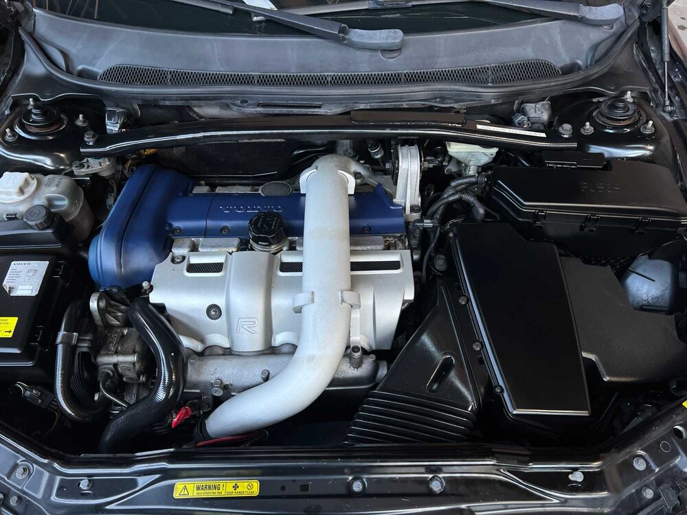 Volvo V70 2.5 R Geartronic 299pk 2004, SB-814-S Youngtimer