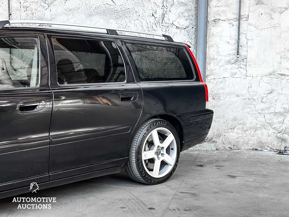 Volvo V70 2.5 R Geartronic 299pk 2004, SB-814-S Youngtimer