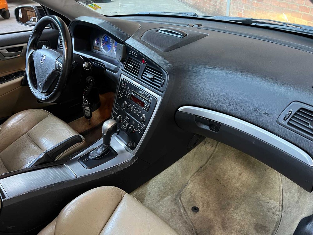 Volvo V70 2.5 R Geartronic 299pk 2004, SB-814-S Youngtimer